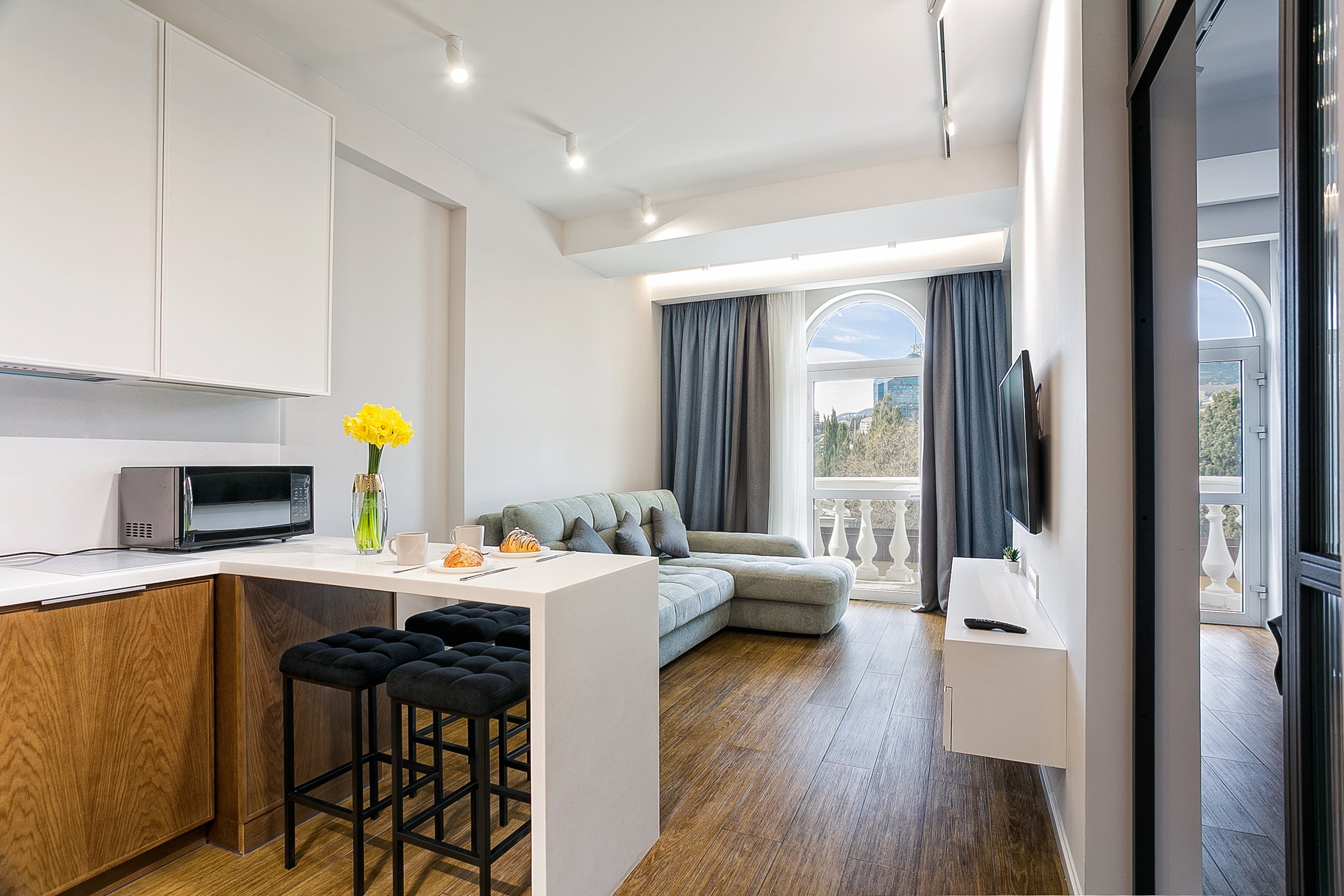 Ялта, Набережная Ялты, 3-комн., 80 м², с террасой/балконом